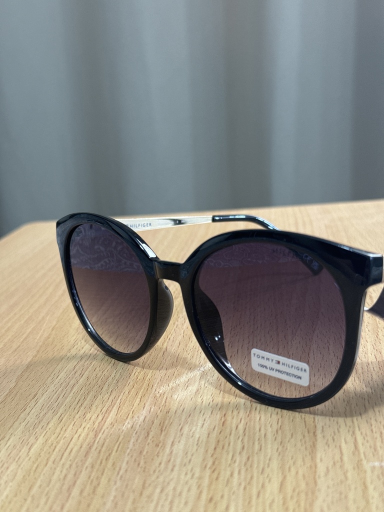 TOMMY HILFIGER BLACK SMOKE LENS