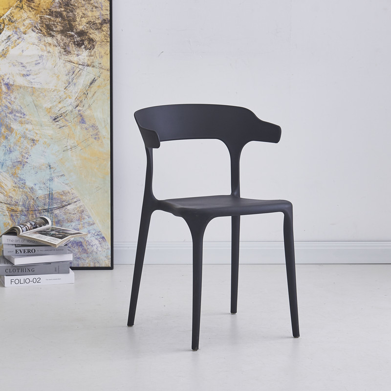 SILLA PLASTICA COLOR NEGRO