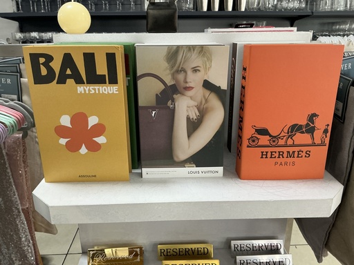 [IV-1492] DECORACION LIBRO MARCA