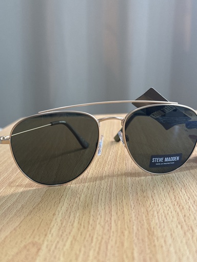 [HYGRL0004] STEVE MADDEN LENTES ARO DORADO